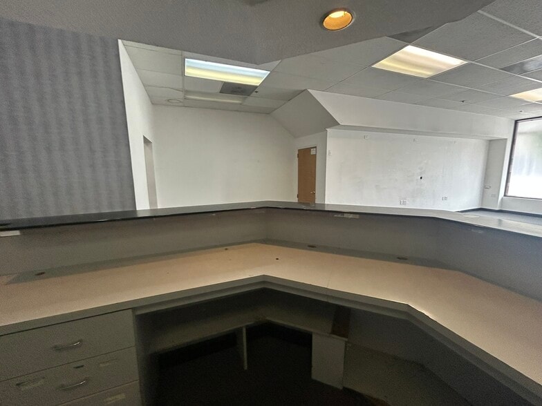 More Photos Of 834 Taraval St, San Francisco Storefront Retail Office For Lease