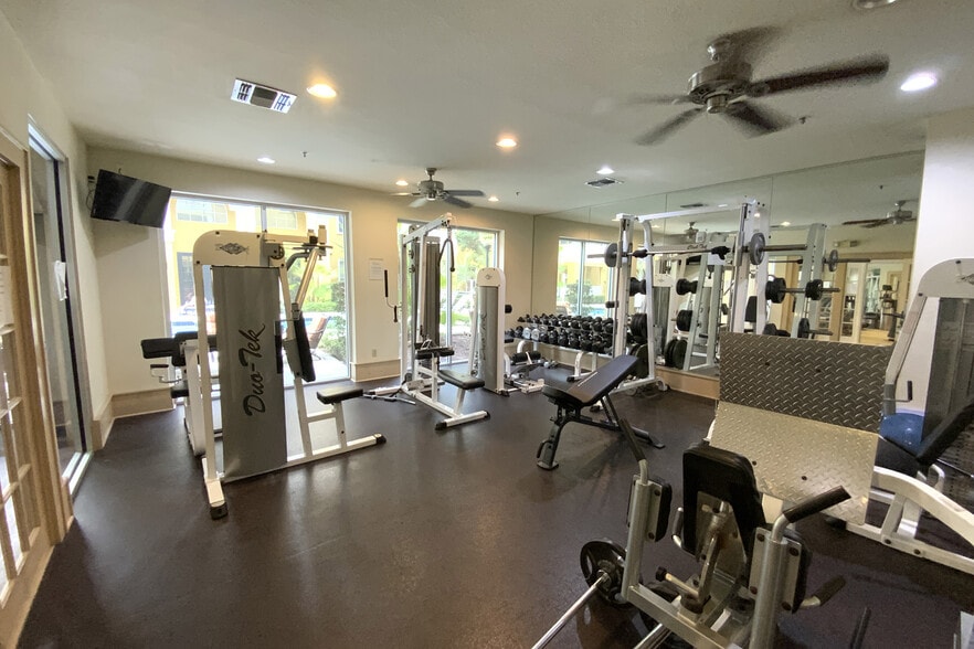 More Photos Of 860 N Orange Ave, Orlando Apartments For Sale