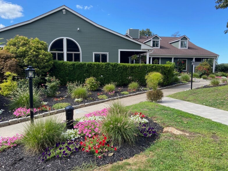 More Photos Of 9 Rose Hill Rd, Portland Golf Course Driving Range For Sale