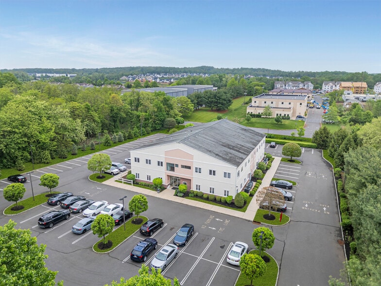 More Photos Of 500 Park Ave, Manalapan Township Medical For Lease