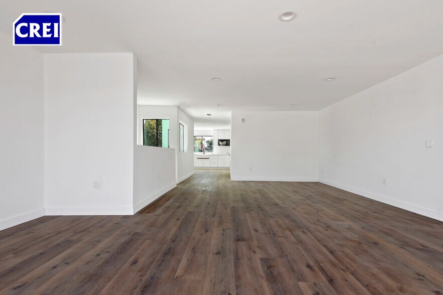 More Photos Of 2710 W Florence Ave, Los Angeles Freestanding For Lease