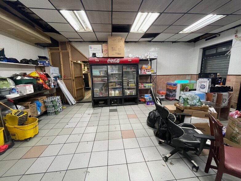 More Photos Of 3152 137th St, Flushing Storefront Retail Residential For Sale