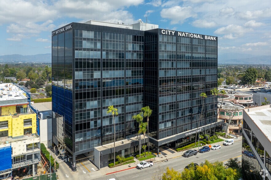 More Photos Of 16133 Ventura Blvd, Encino Office For Lease