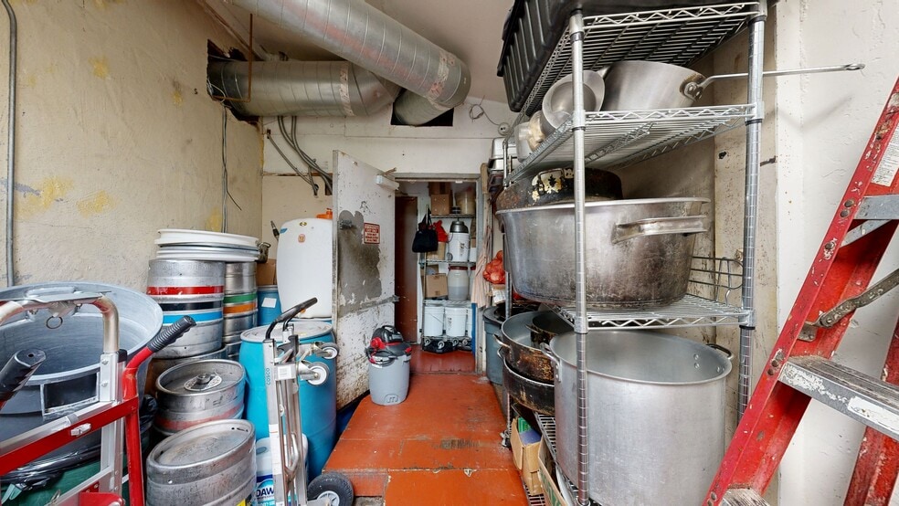 More Photos Of 355-357 Grand Ave, Oakland Storefront Retail Office For Lease