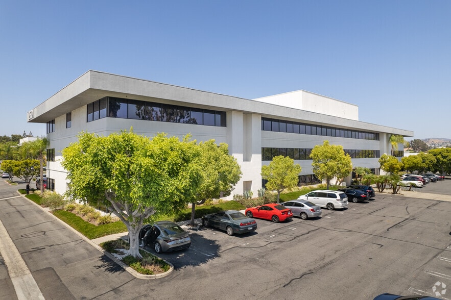 More Photos Of 2601 Saturn St, Brea Office For Lease