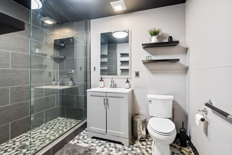 More Photos Of 217 S Ben Maddox Way, Visalia Service For Sale