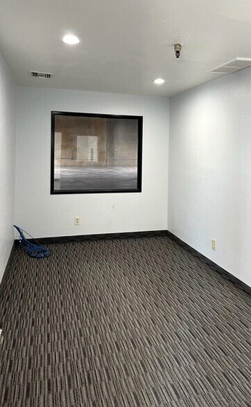 More Photos Of 34 N 45th Ave, Phoenix Unknown For Lease