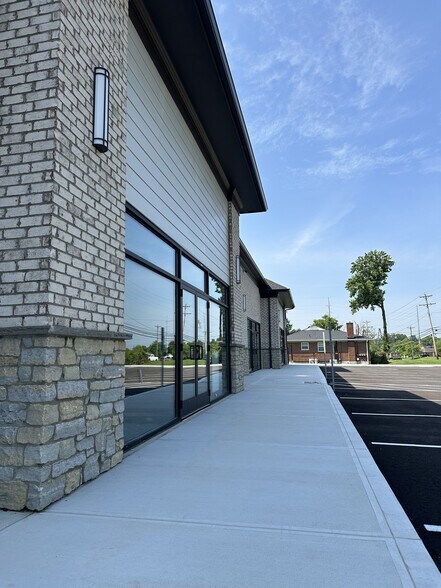 More Photos Of 9774 Cincinnati Columbus Rd, West Chester Storefront For Lease