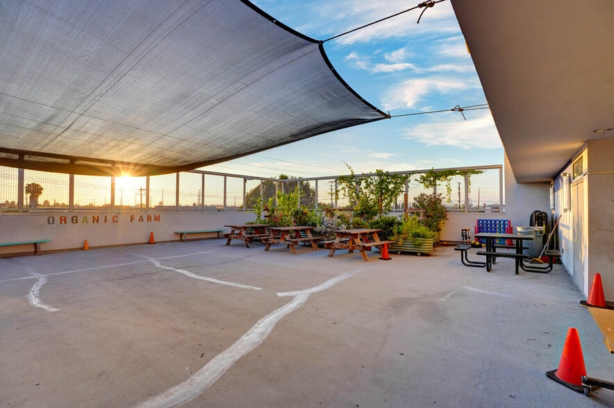 More Photos Of 8001 Santa Fe Ave, Huntington Park Schools For Sale