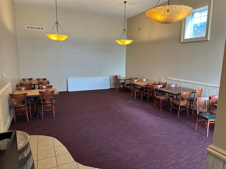 More Photos Of 11 Benton Ave E, Albia Restaurant For Sale