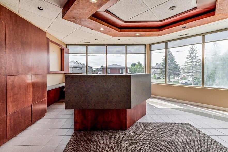 More Photos Of 5687 Av Auteuil, Brossard Office For Lease