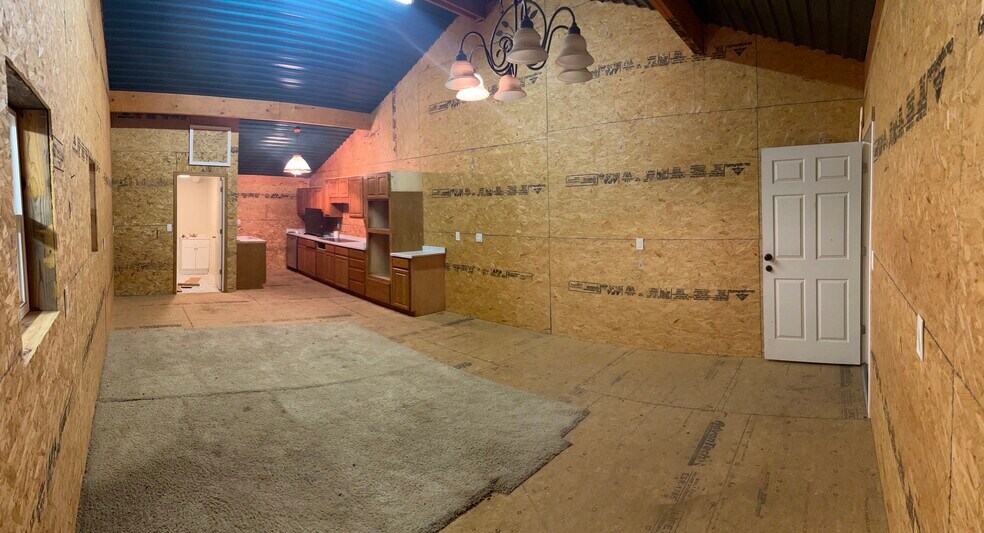 More Photos Of 31511 S Highway 82, Vinita Flex For Lease