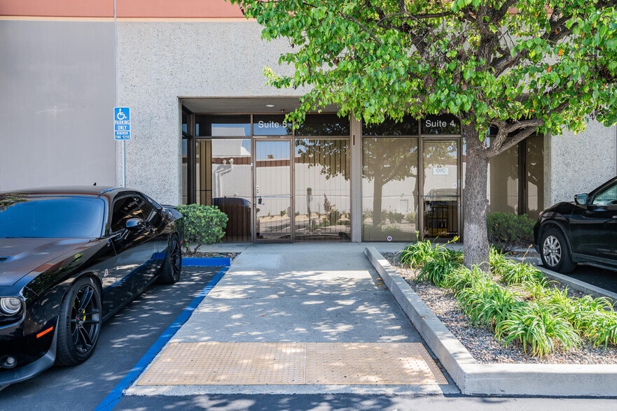 More Photos Of 17022 S Montanero Ave, Carson Warehouse For Lease