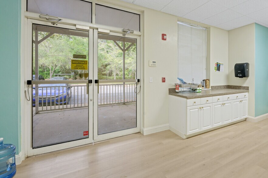 More Photos Of 3606 Maclay Blvd S, Tallahassee Medical For Lease
