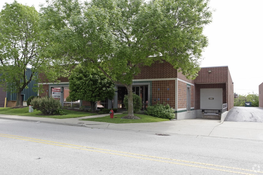Primary Photo Of 501 Lively Blvd, Elk Grove Village Warehouse For Lease
