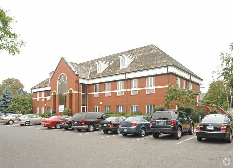 More Photos Of 10 N Main St, Bristol Medical For Lease