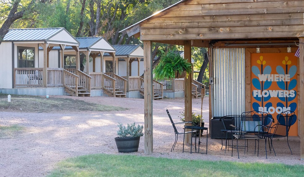 More Photos Of 14818 US-290 E, Stonewall Hotel For Sale