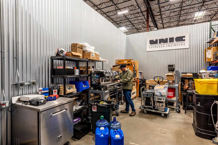 More Photos Of 801 SW 16th St, Renton Distribution For Lease