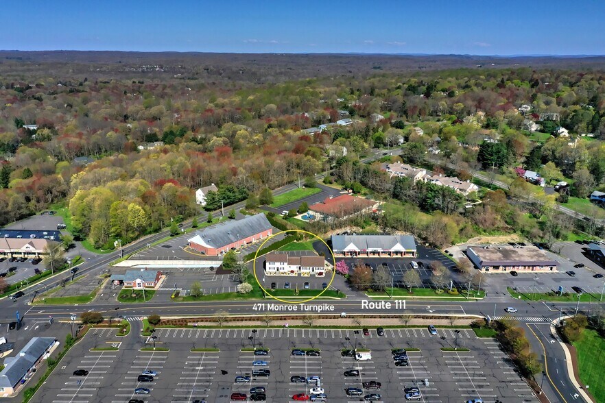 More Photos Of 471 Monroe Tpke, Monroe Medical For Lease
