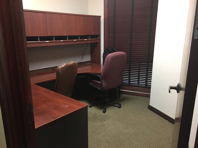 More Photos Of 1924 S Osprey Ave, Sarasota Coworking Space