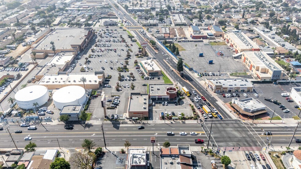 More Photos Of 7200 ATLANTIC Ave, Bell Unknown For Lease