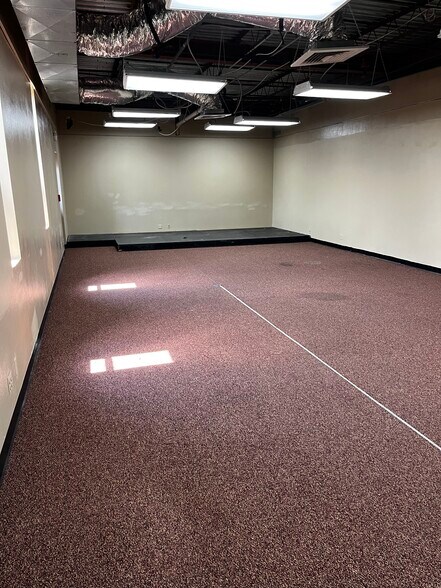 More Photos Of 7600 Woodrow Ave, Austin Schools For Lease