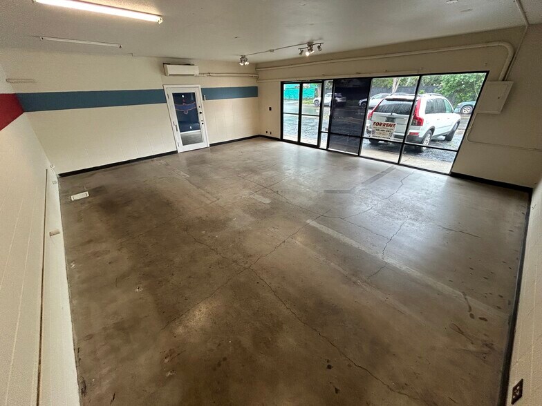 More Photos Of 245 Van Buren St, Eugene Freestanding For Lease