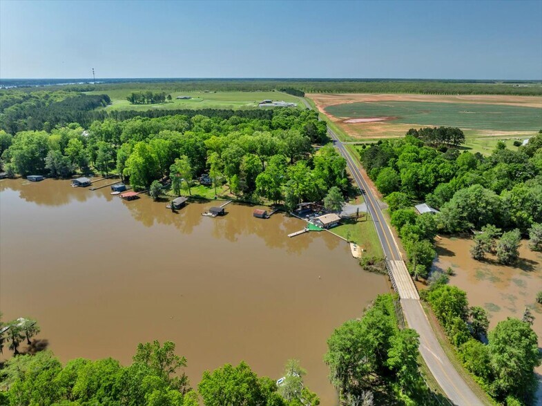 More Photos Of 3077 Lamar Rd, Cobb Restaurant For Sale