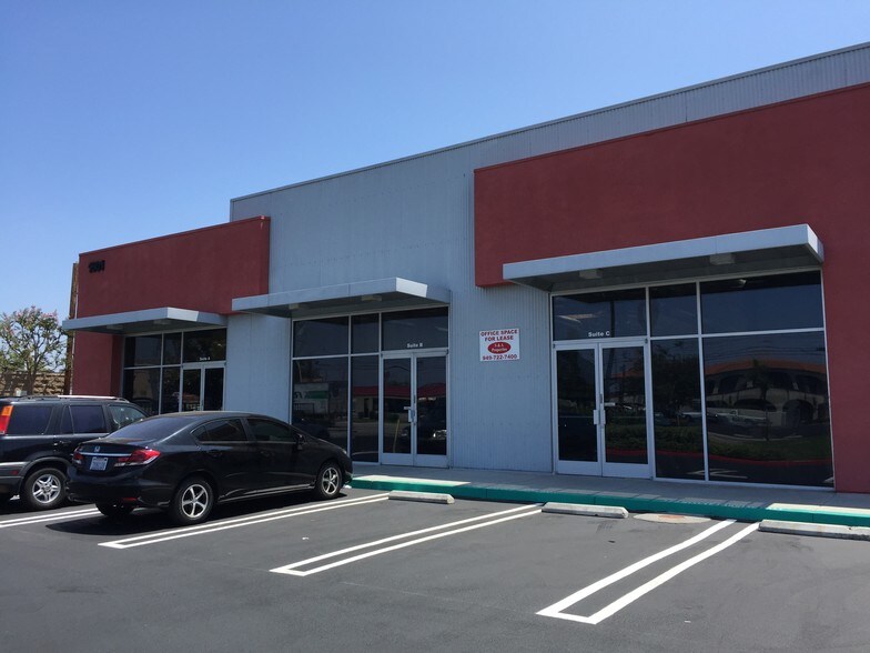 More Photos Of 1601 S Grand Ave, Santa Ana Showroom For Lease