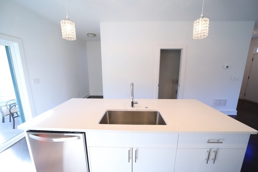 More Photos Of 2488 Perry Blvd NW, Atlanta Apartments For Sale