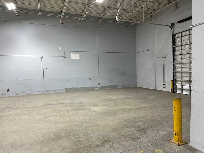 More Photos Of 4935 Park Ridge Blvd, Boynton Beach Warehouse For Lease
