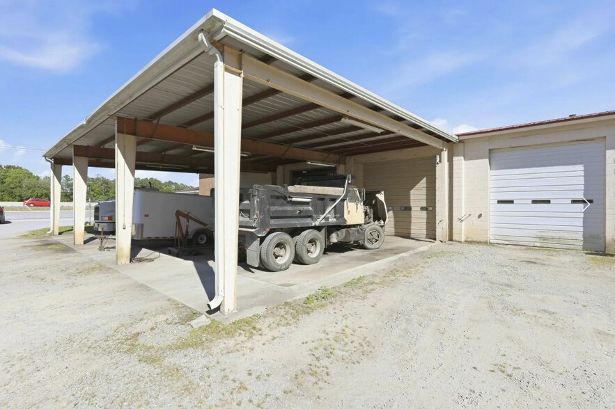 More Photos Of 2705 US 70 Hwy E, New Bern Light Manufacturing For Sale