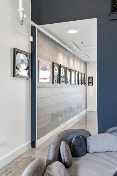 More Photos Of 370 Herron Dr, Nashville Loft Creative Space For Sale