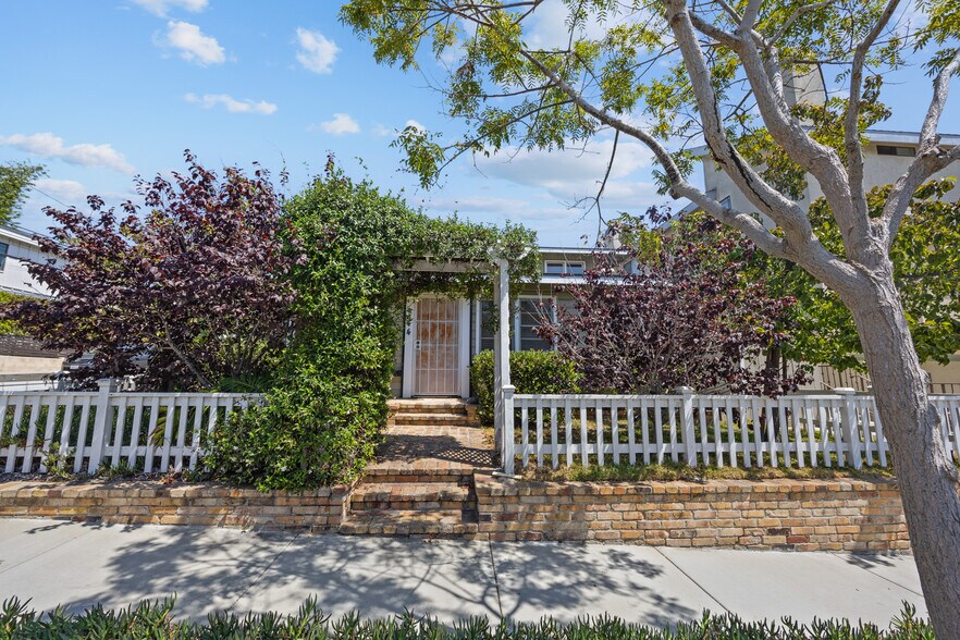More Photos Of 144 Whiting St, El Segundo Apartments For Sale