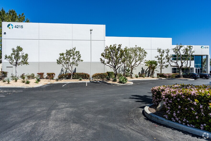 More Photos Of 4215 E Airport Dr, Ontario Distribution For Lease