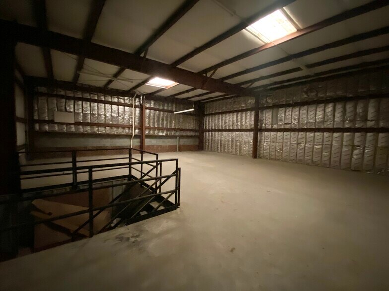 More Photos Of 418 W Peace St, Raleigh Warehouse For Lease