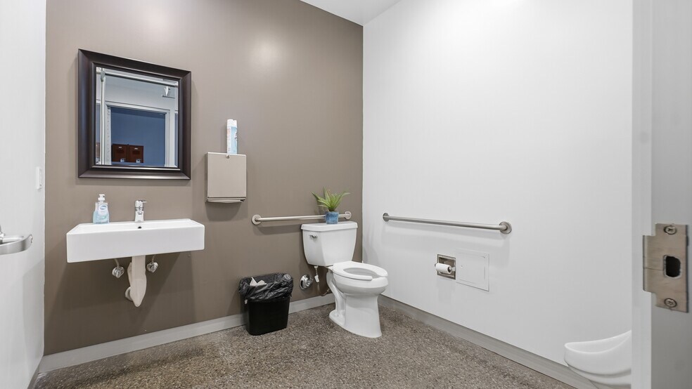 More Photos Of 123-127 Lomita St, El Segundo Loft Creative Space For Lease