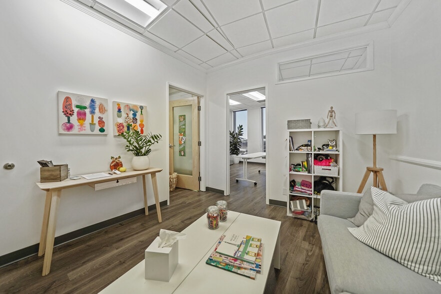 More Photos Of 1501 Westcliff Dr, Newport Beach Medical For Lease