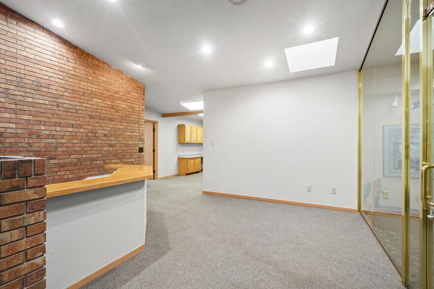 More Photos Of 375 E Horsetooth Rd, Fort Collins Office Residential For Lease
