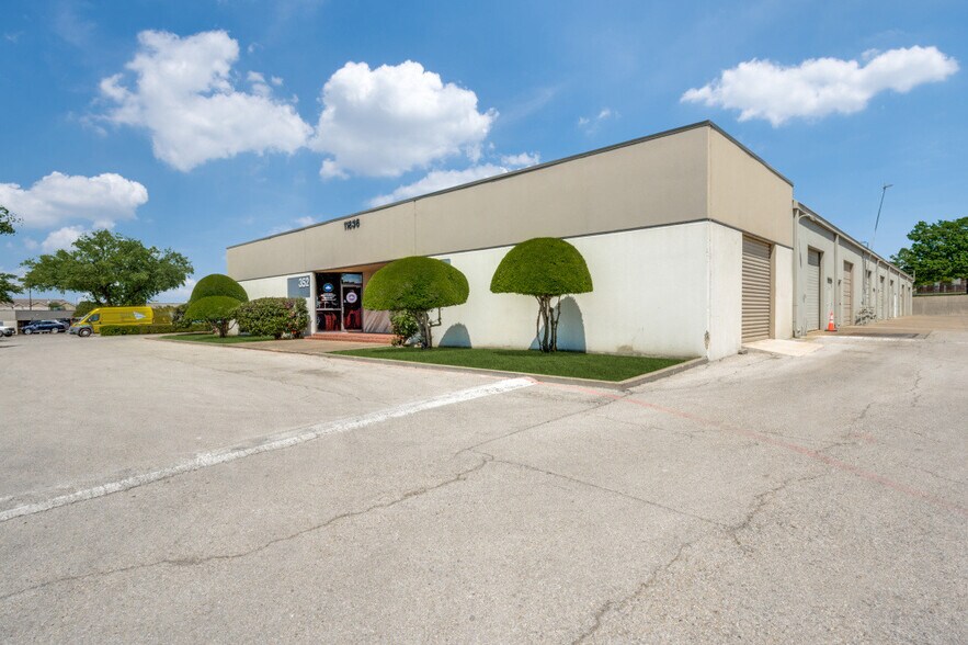 More Photos Of 11837 Judd Ct, Dallas Unknown For Lease