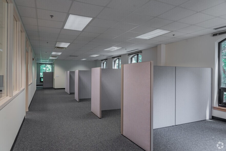 More Photos Of 610 Jones Ferry Rd, Carrboro Medical For Sale