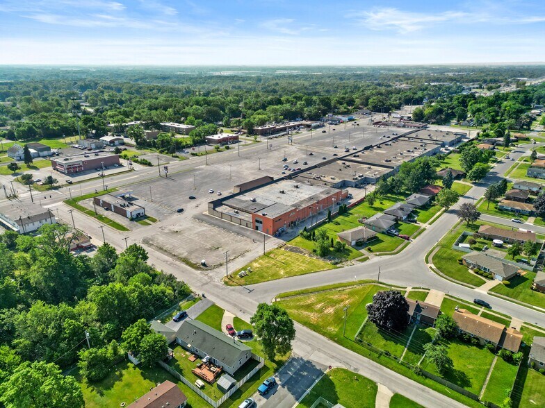 More Photos Of 5340-5364 Broadway, Merrillville Storefront For Sale
