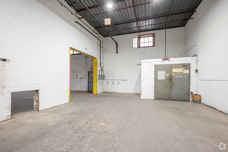 More Photos Of 25 Tangiers Rd, Toronto Manufacturing For Lease