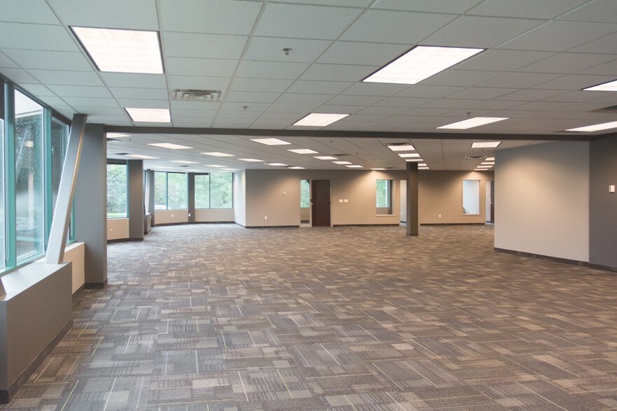 More Photos Of 5255 N Edgewood Dr, Provo Office For Lease