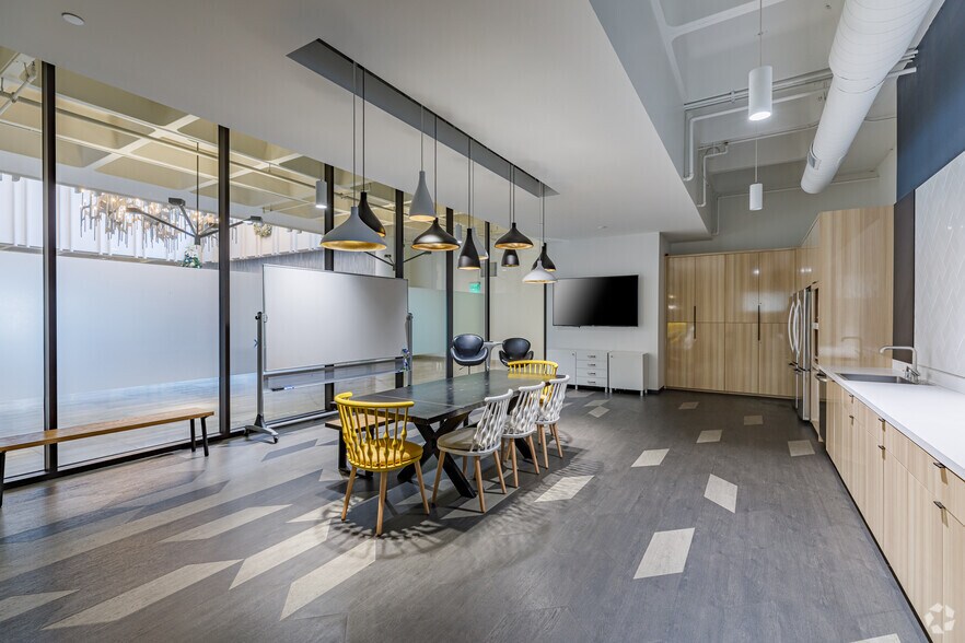 More Photos Of 2550 5th Ave, San Diego Office For Lease