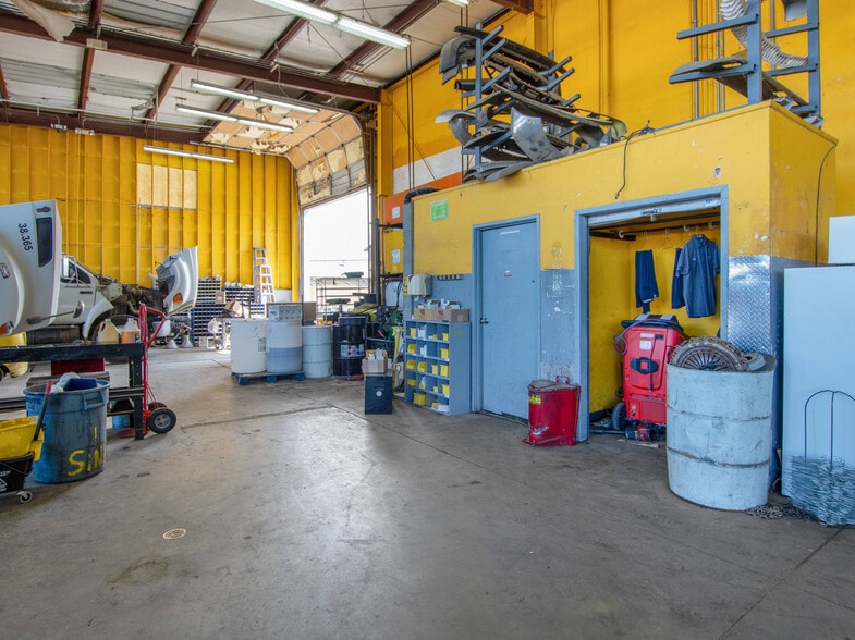 More Photos Of 2560 E Main St, Mesa Freestanding For Sale