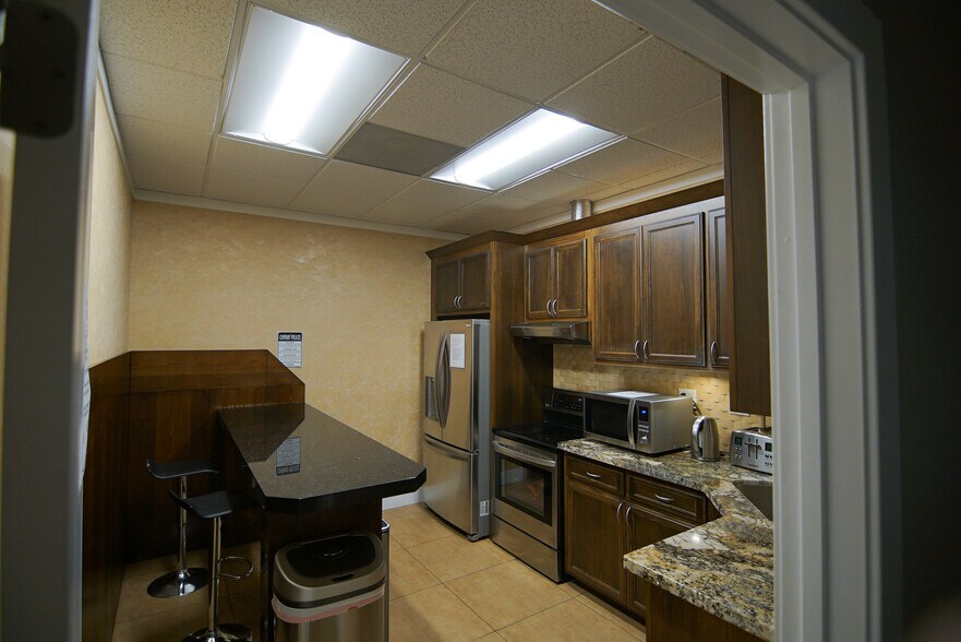 More Photos Of 6345 Auburn Blvd, Citrus Heights Office For Lease