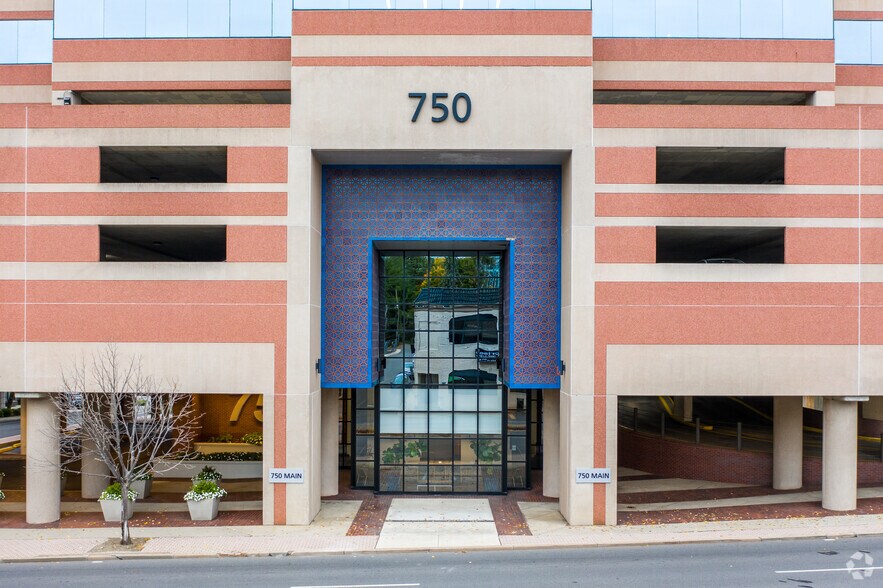 More Photos Of 750 E Main St, Stamford Office For Lease