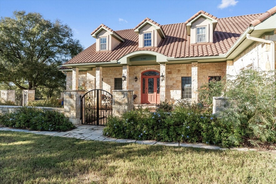 More Photos Of 1092 FM 3000, Elgin Specialty For Sale