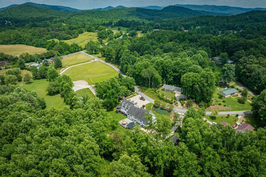 More Photos Of 200 Little Acres Dr, Marion Specialty For Sale